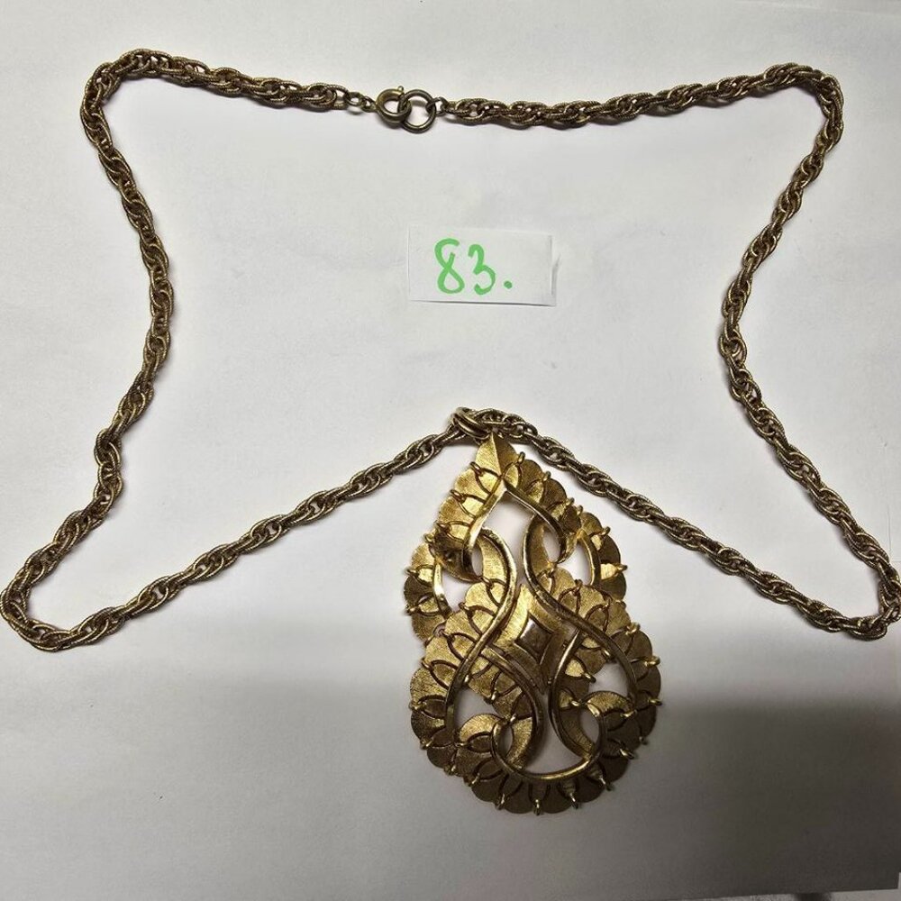 Trifari Pendant Necklace with a Metal Chain [83]